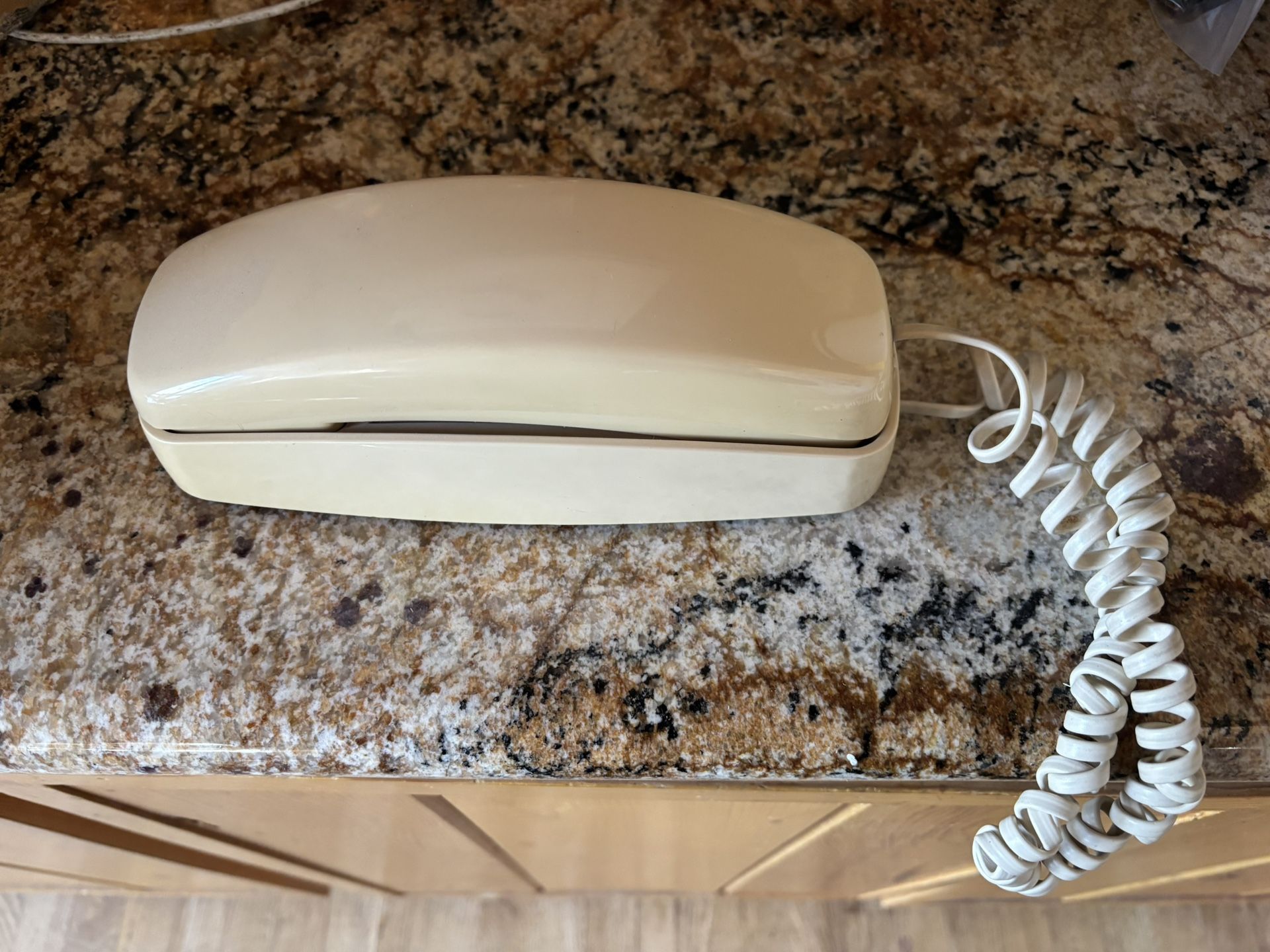 Bell Telephone Almond Vintage Collectible Trimline