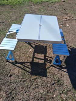 2 folding tables