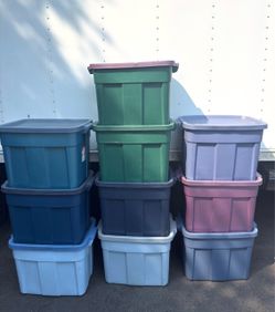 Lot of 10 Plastic Storage Totes with Lids 18 gal.