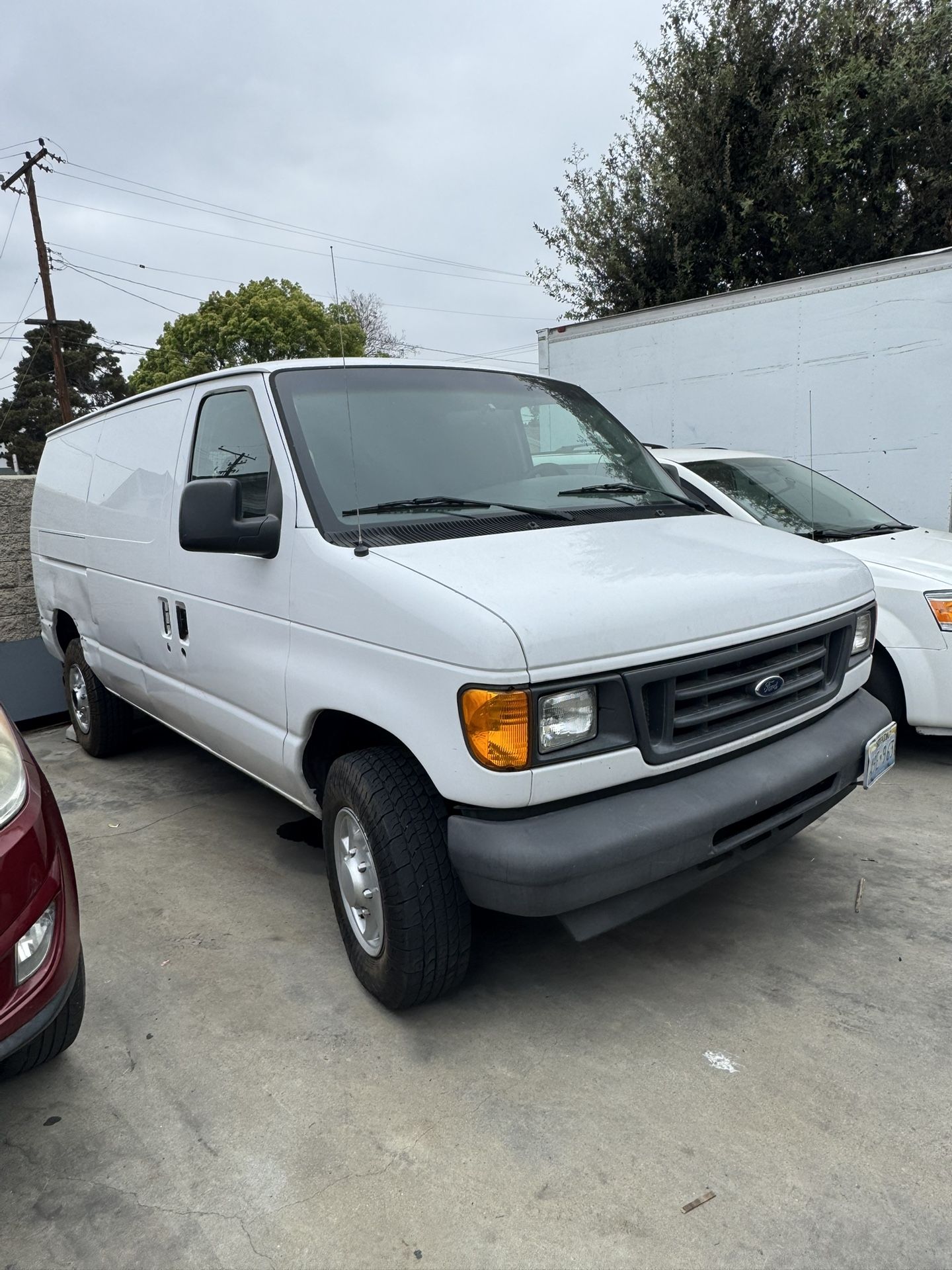 2005 Ford E-350