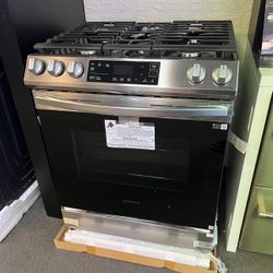 Samsung 30” Gas Slide In Range 