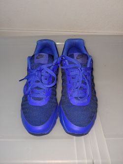 Nike Air Max Invigor 9.5