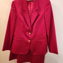 2 piece Red womens Suit Size 13. 