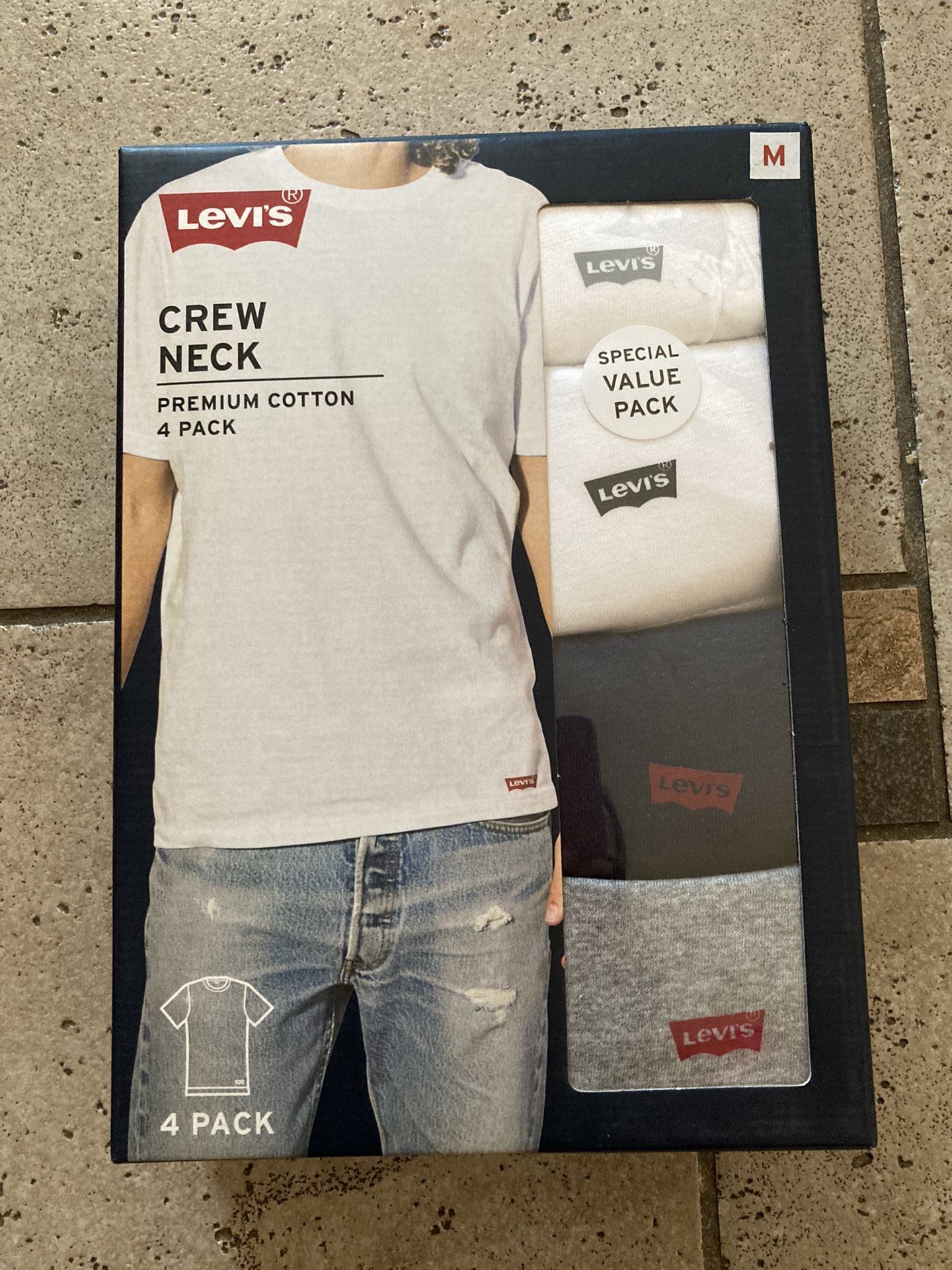NWT Levi’s Crew Neck Premium Cotton T-shirt 4 Pack Size M