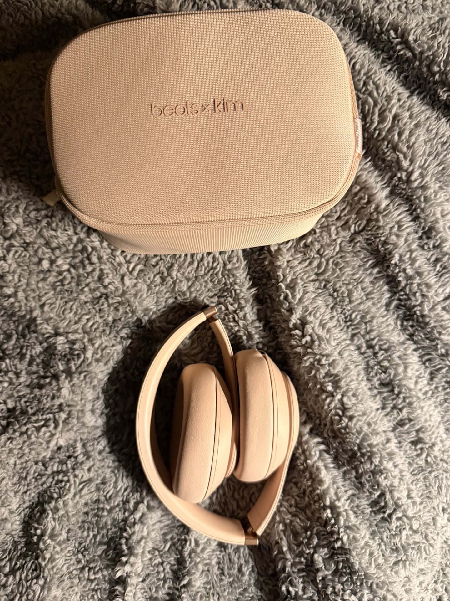 Beats Studio Pro X Kim Pink
