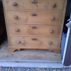 Chippendale Dresser