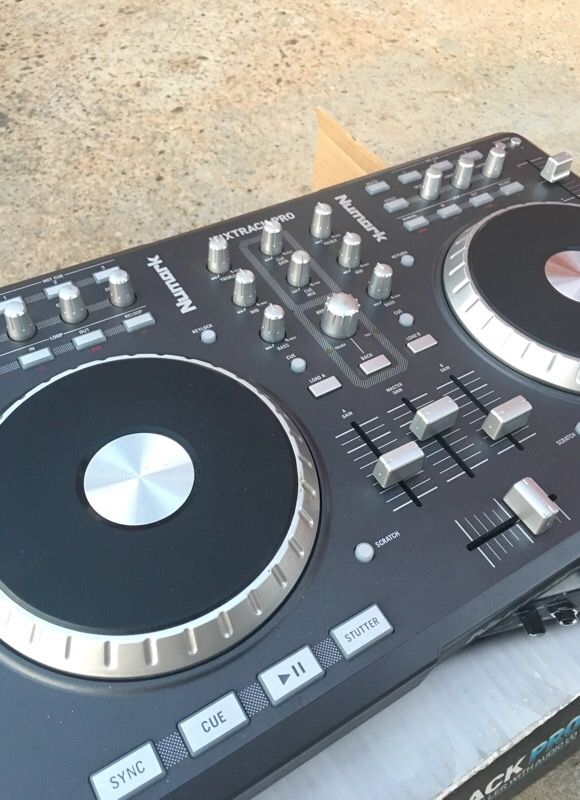 Numark Mixtrack PRO