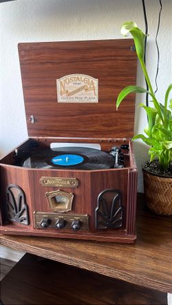Vintage Style TEAC GF-180 Record Player & Radio - Built-in Speakers