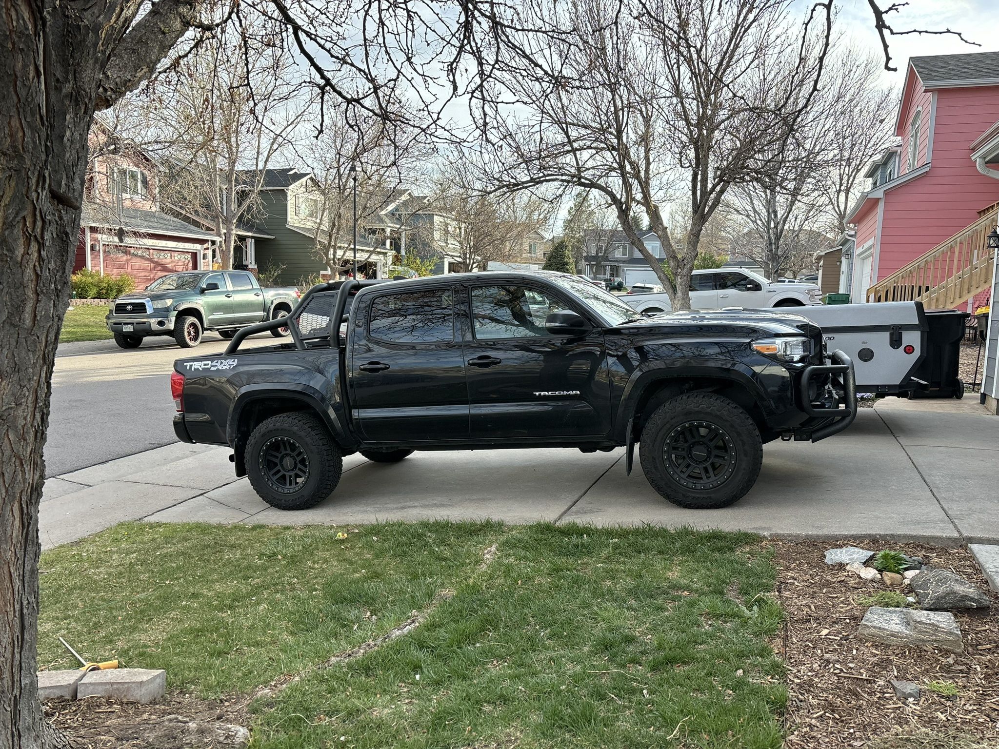 Toyota Tacoma 2016 And Camp Trailer