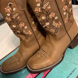 Cow Girl Boots Size 6