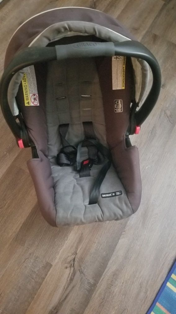 Free Free Infant car seat and base