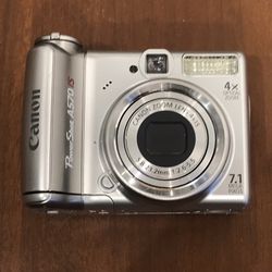 Canon Powershot A570is Digital Camera Near Mint Condition 