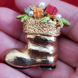Vintage Gold Tone Santa's Boot With Gifts Brooch Signed ART