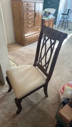 Dining room table