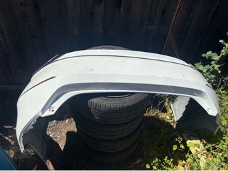 18-22 Honda accord rear bumper with sensors