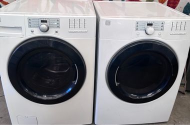Kenmore set gas Laundry