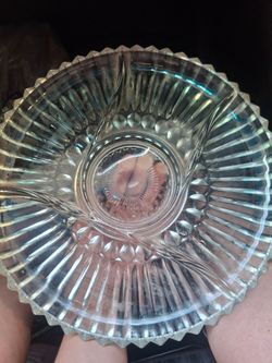 VINTAGE PRESSED GLASS  CRYSTAL PLATTER SERVING TRAY