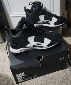 Boys football cleats