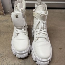 Steve Madden Size 8.5 Boots