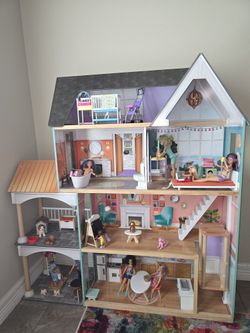 Kidkraft Dollhouse