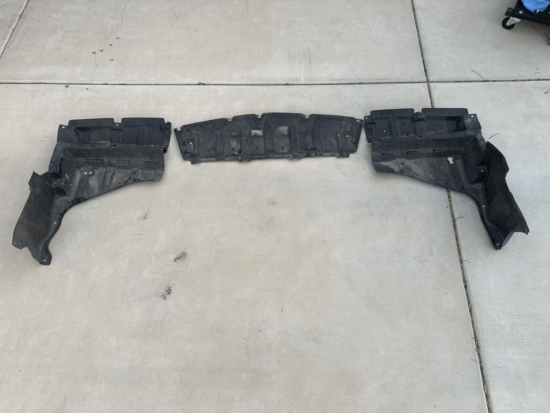 Used Factory Toyota Prius (2004–2009) Front Fender Liner & Lower Engine Cover