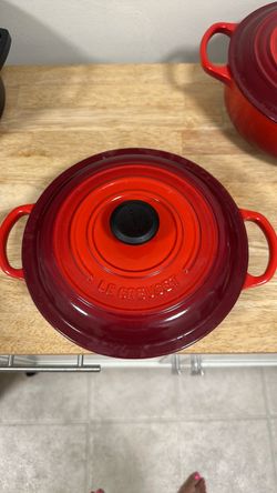 Le Creuset Round Dutch Oven with Lid