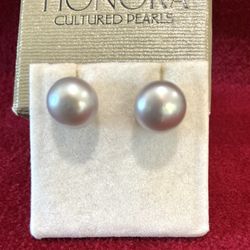 Cultured Pearl Earrings by Honora. Studs. Elegant Grey Shimmer. Size 6-6.5mm
