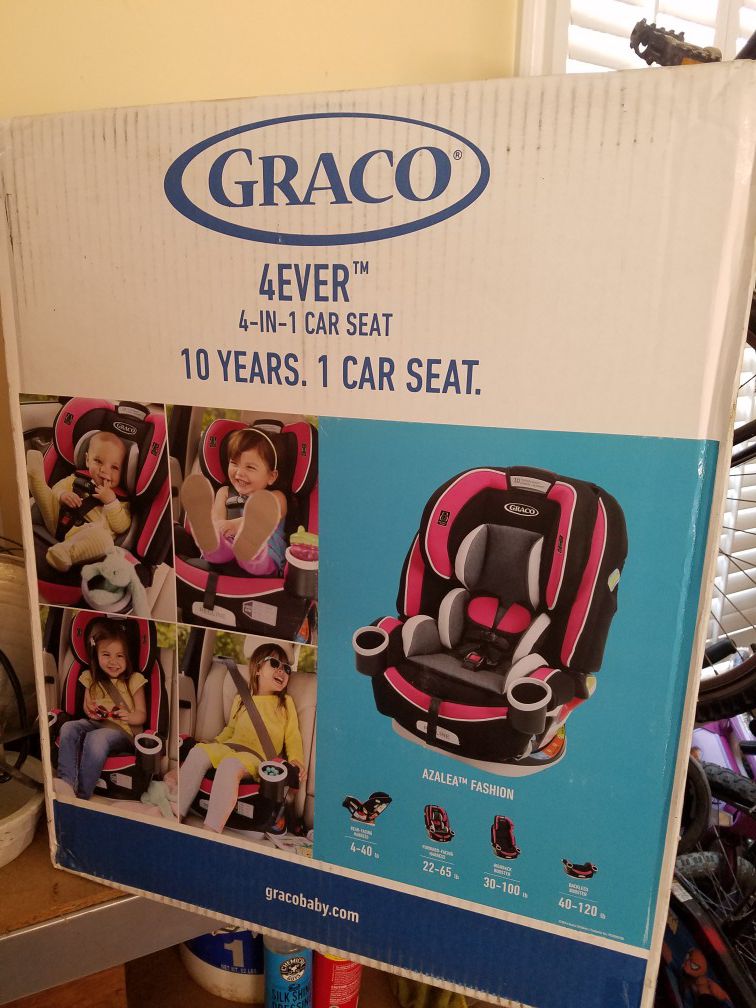 NEW Graco 4 in 1 car seat