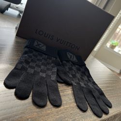 louis vuitton gloves grey