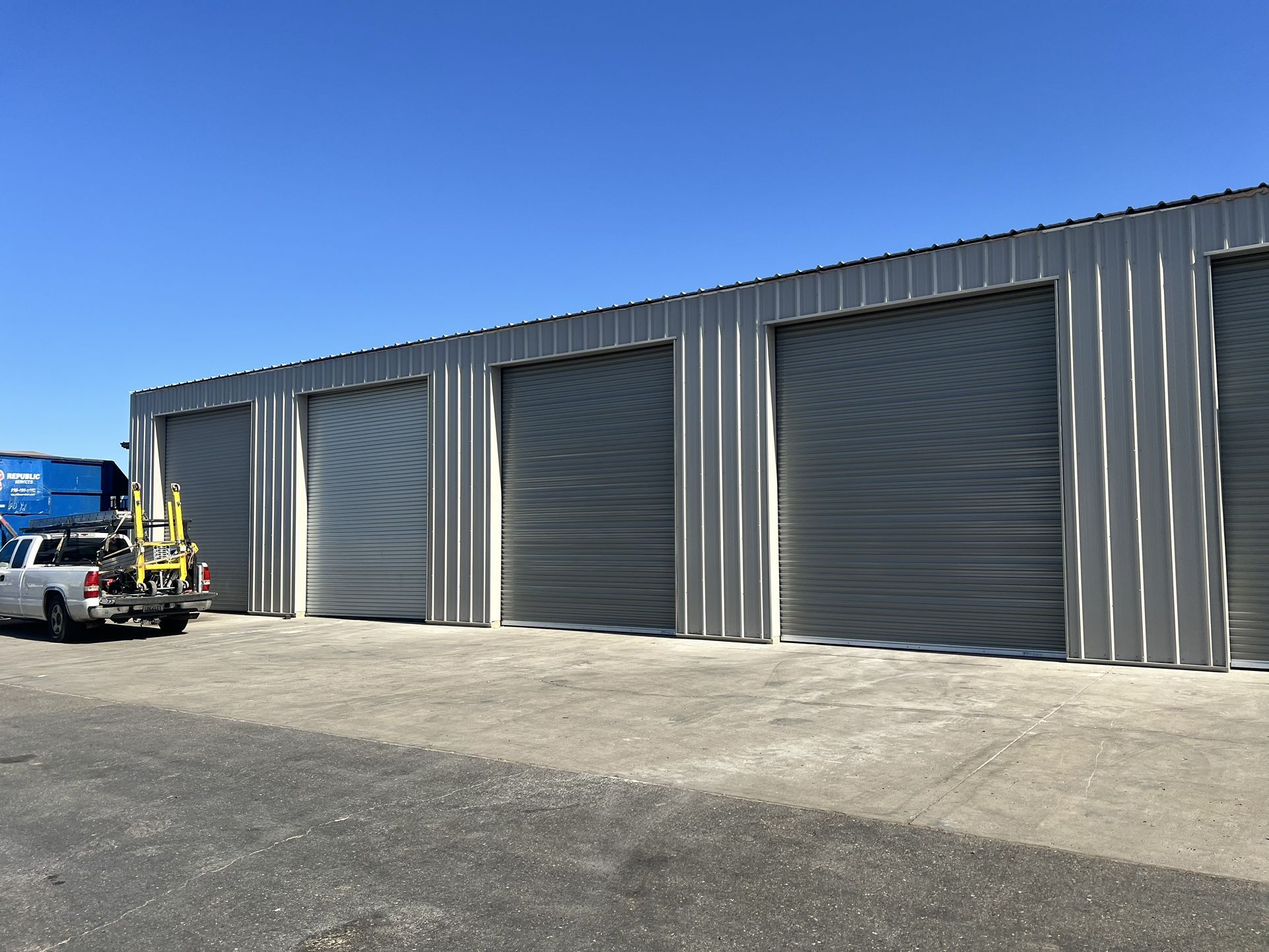 Garage Door & Roll Up Door