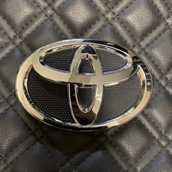 Toyota Camry / Corolla Front Emblem 14cm 2009-13 Thumbnail