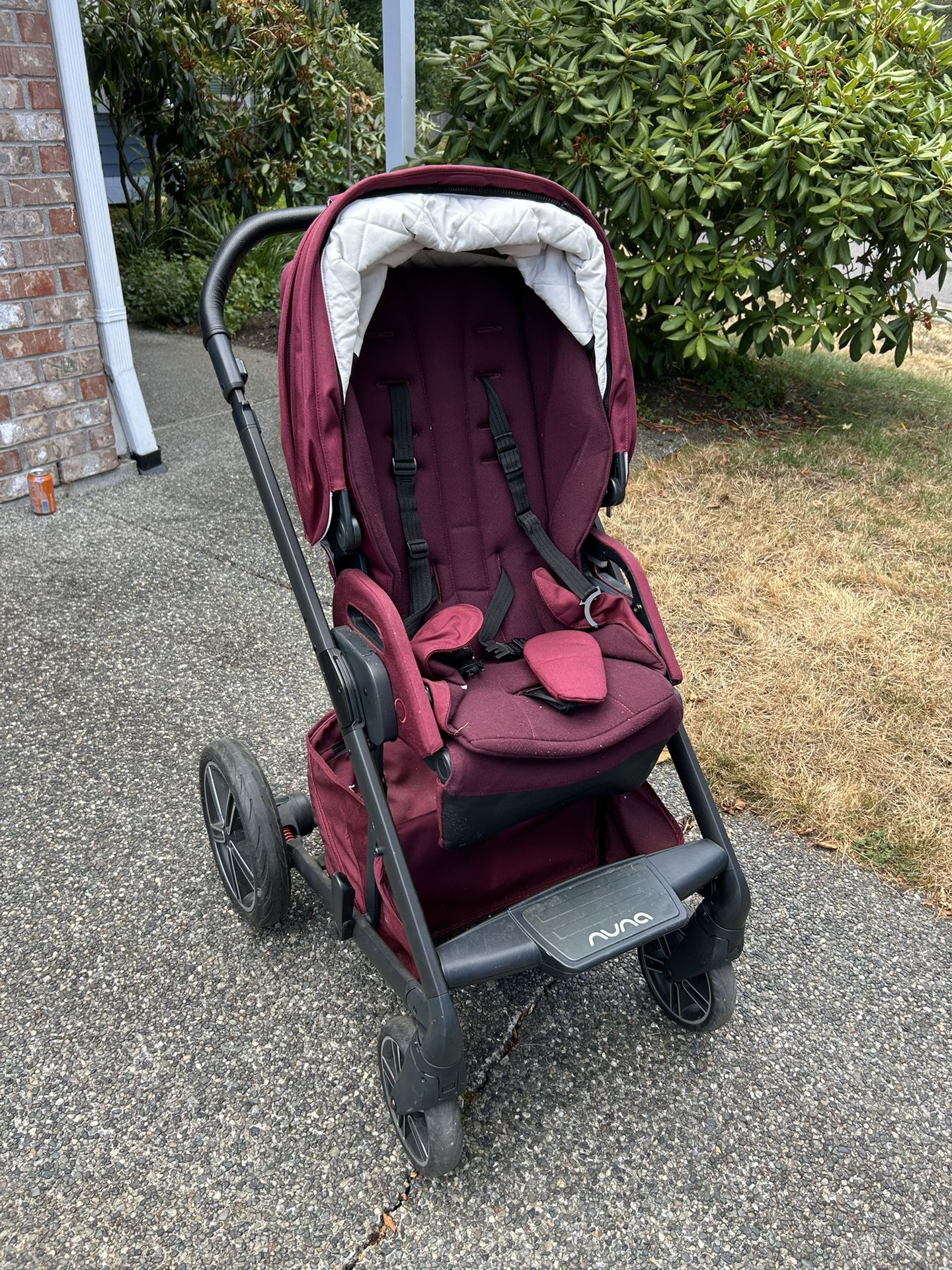 Nuna Mixx2 Stroller Burgandy