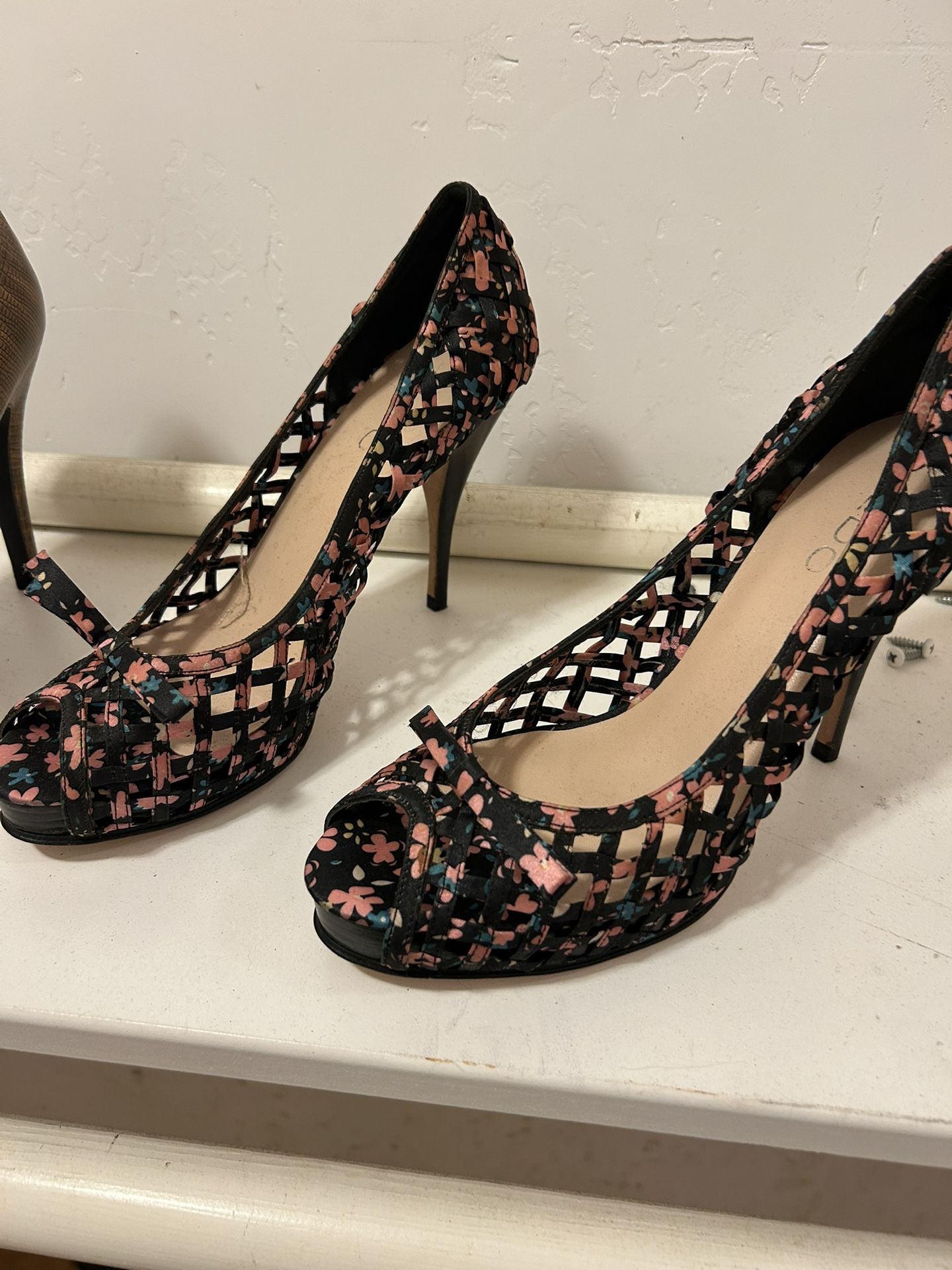FREE - Heels Sz.9