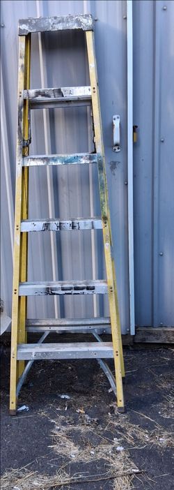$20 ## 6ft Columbia Fiberglass Step Ladder – Need Gone ASAP!