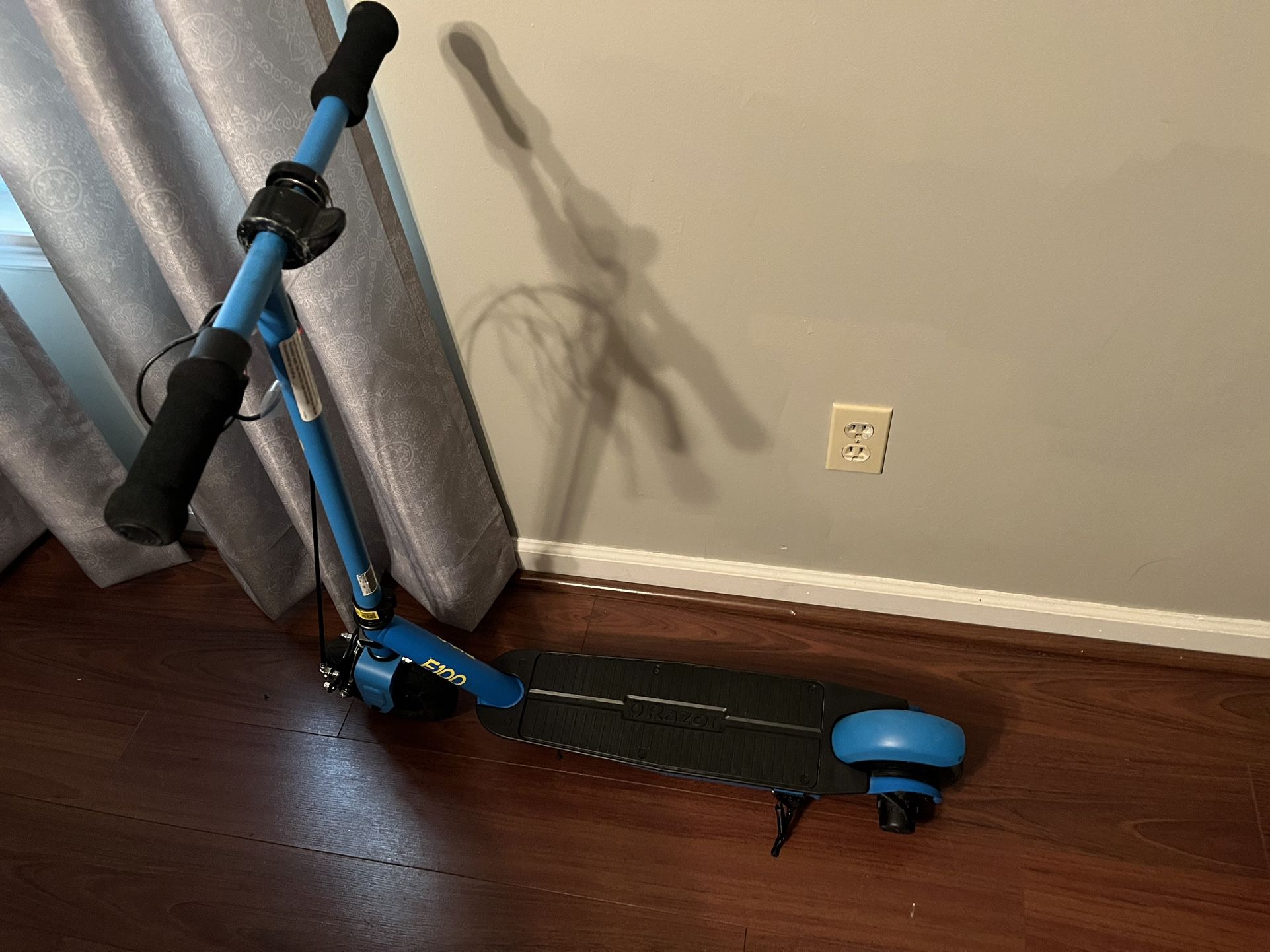 Razor E100 Electric Scooter