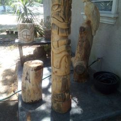 Praying Tiki Carving, 6ft Tall