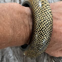 Vintage Lucite Bangle 