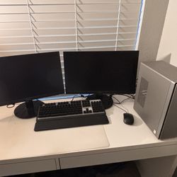 Lenovo PC Set With Monitors 
