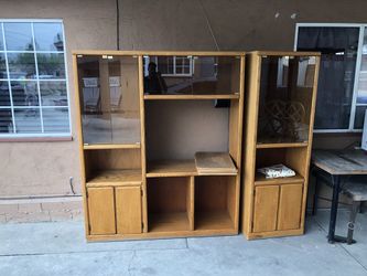 Entertainment center