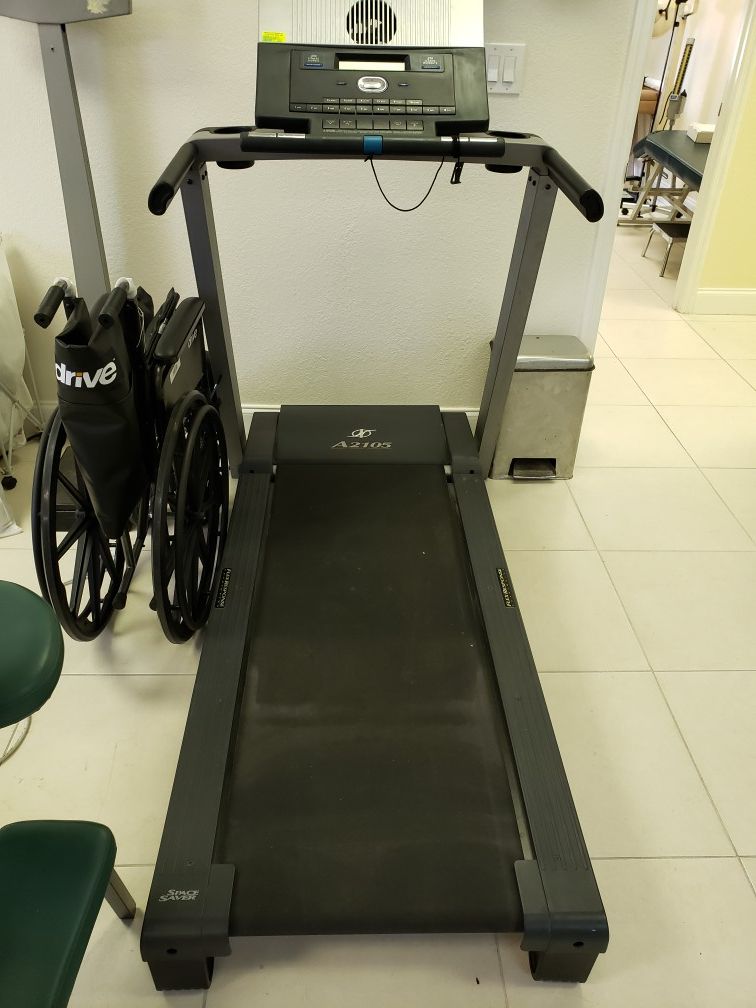 Treadmill NordicTrack A2105 for Sale in Miami, FL OfferUp