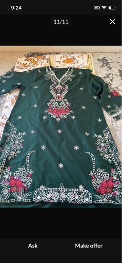 Pakistani ethnic Embroidered 3 Piece Suit – Dark Green