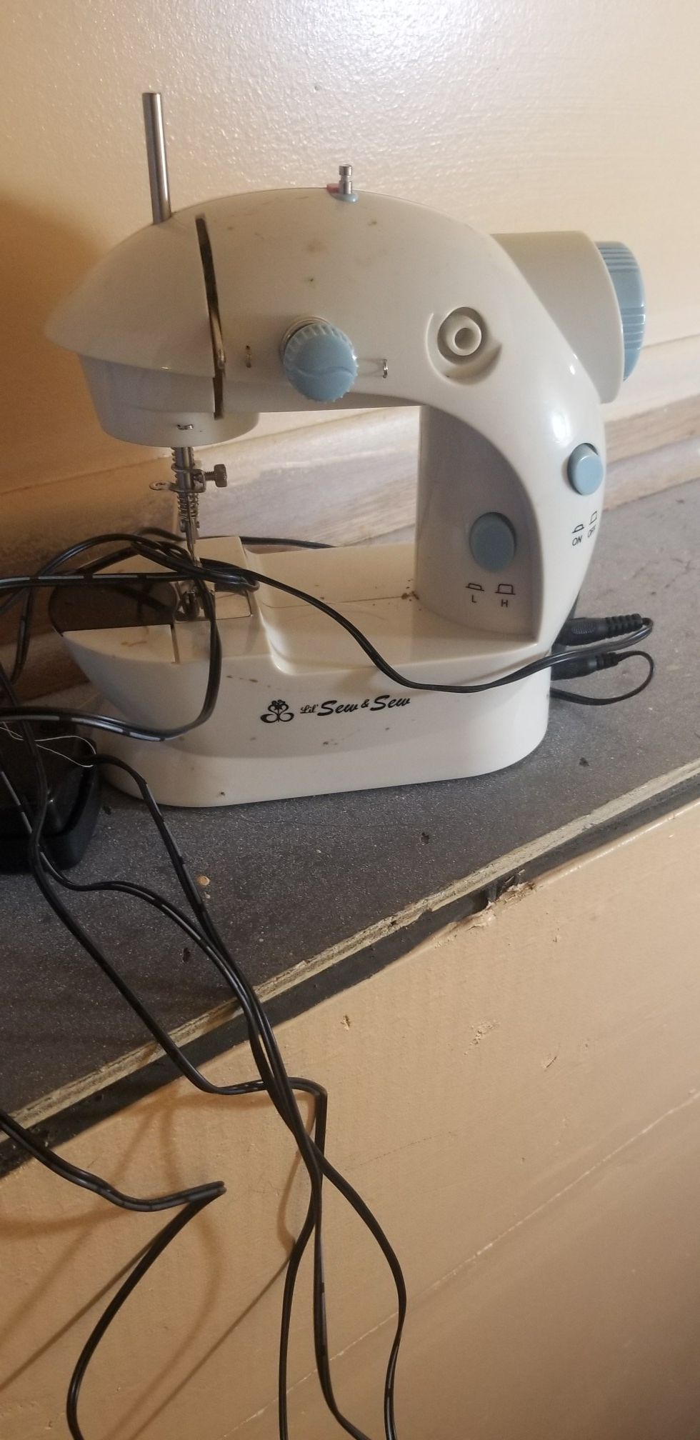 2 speed mini sewing machine