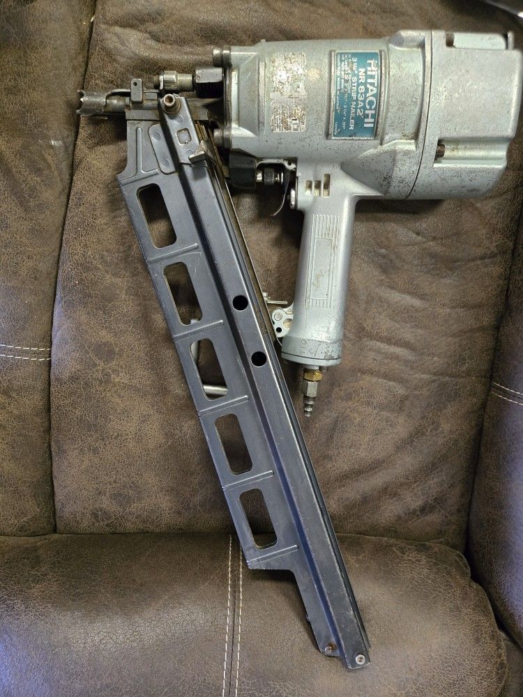 Hitachi NR83A 3-1/4" Plastic Collated Framing Nailer
Hitachi NR83A
(with Depth Adjustment)
Made in Japan
Good Condition $300.0