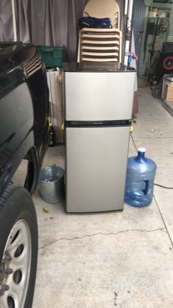 Refrigerator Rrigidare Works Good