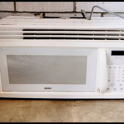 MICROWAVE  110 V EXCELLENT CONDITION 