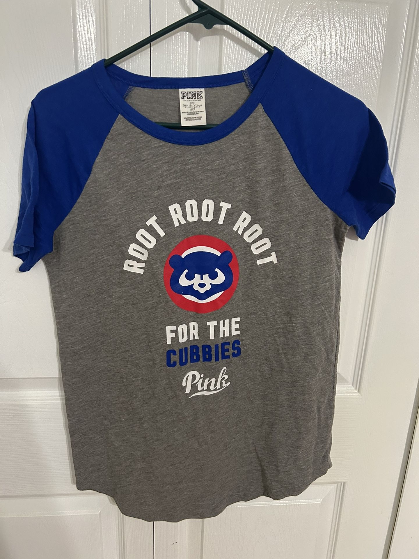 VS pink Chicago Cubs Tshirt Small