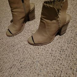 WOMENS VINCE CAMUTO FRENCH TAUPE KICETTA LEATHER ANKLE BOOTS TAN SIZE 9.5 