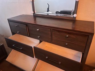 dresser