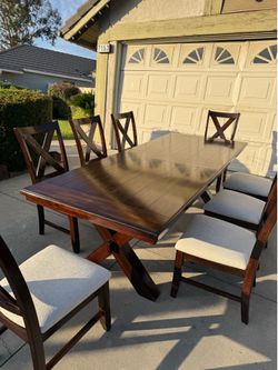 Dining Table With 8 Chairs ( Like New)