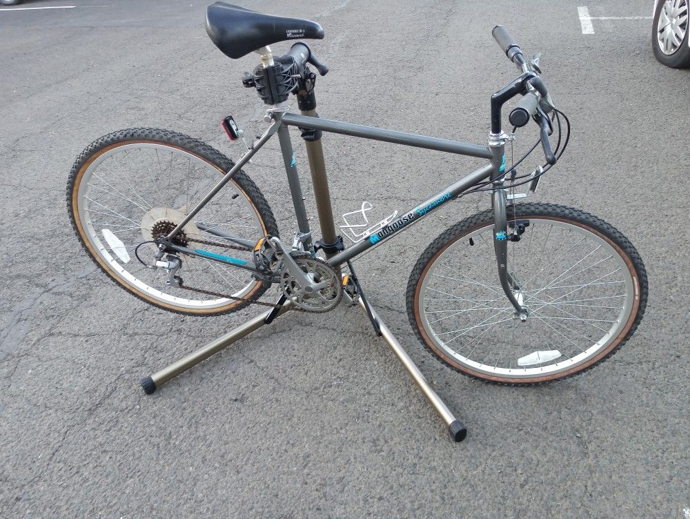 mongoose sycamore mountain bike